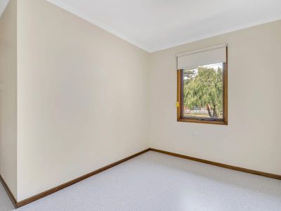 24 Ormiston Court , Taperoo