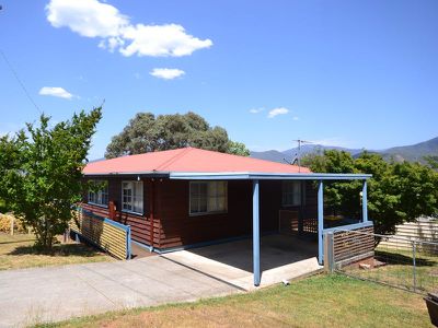 14 Coolumbooka Avenue , Tawonga South