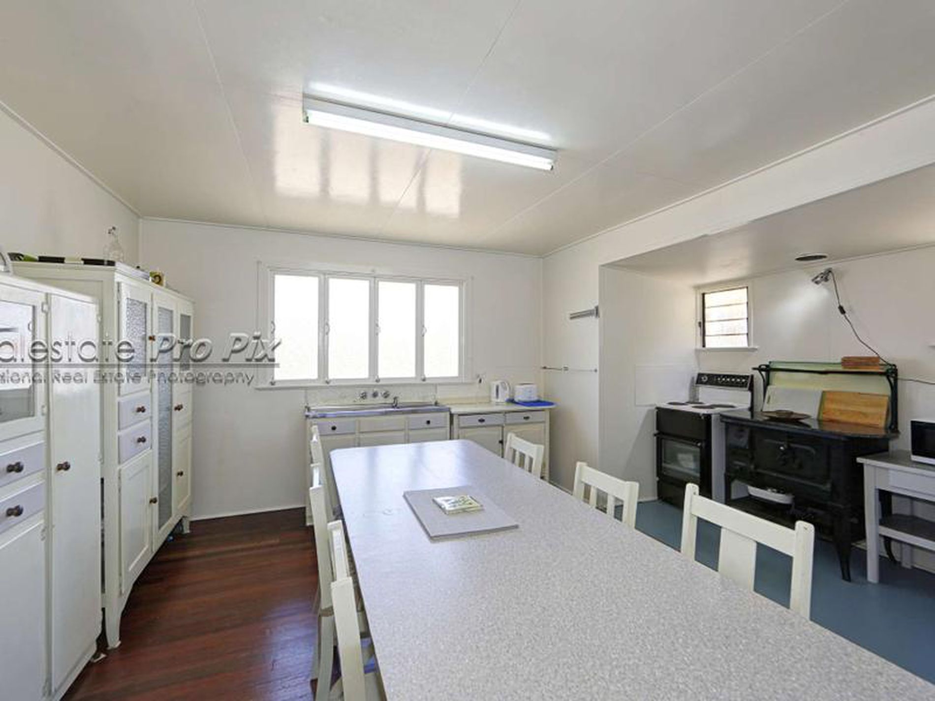 80 Esplanade, Woodgate
