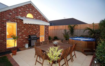 8 Lakeside Drive, Berwick