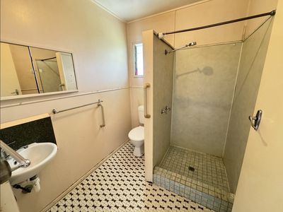 2 / 10A Don Street, Bowen