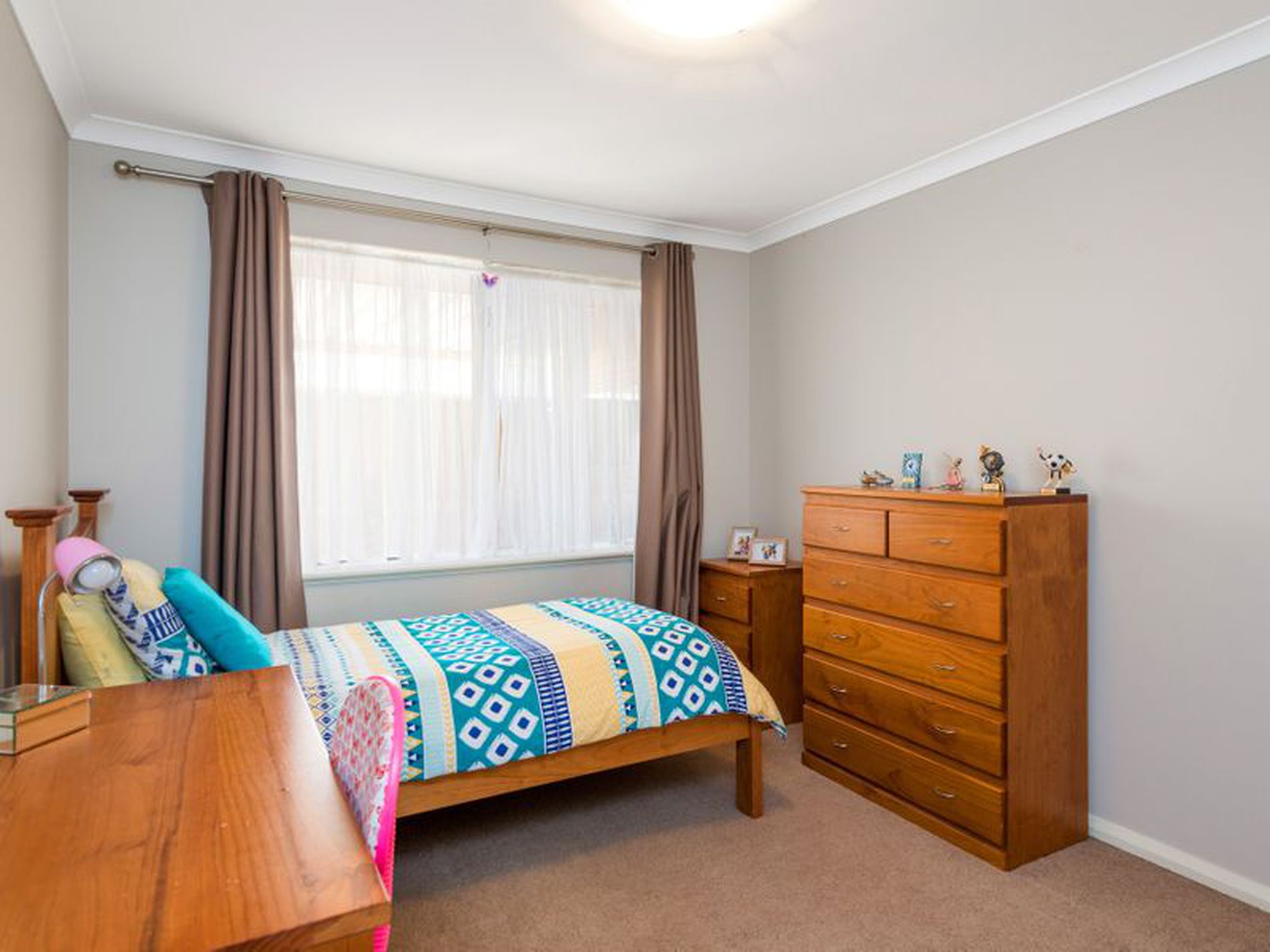 16 Vitali Crescent, Somerville