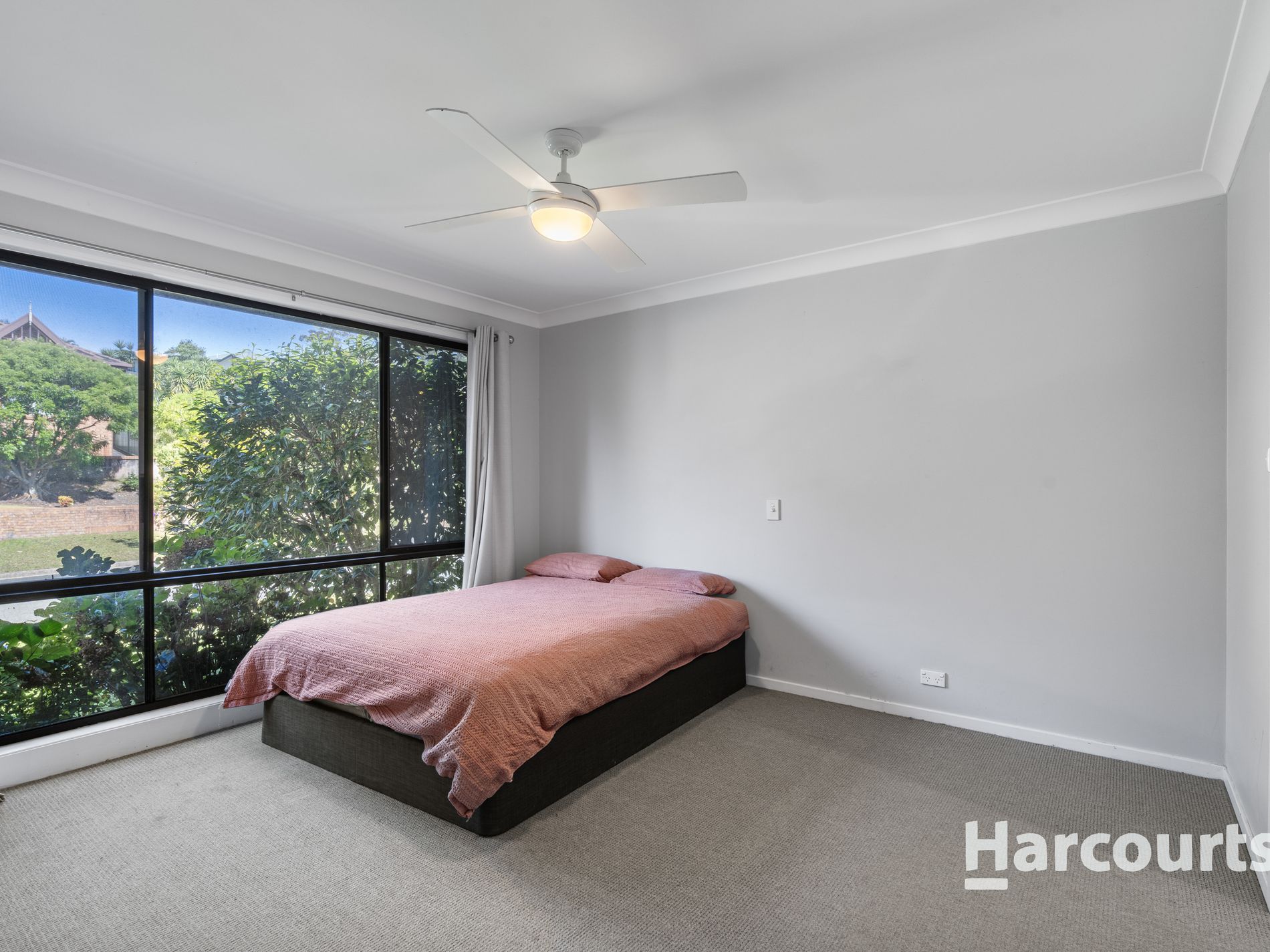 6 Taurus Spur, Narrawallee