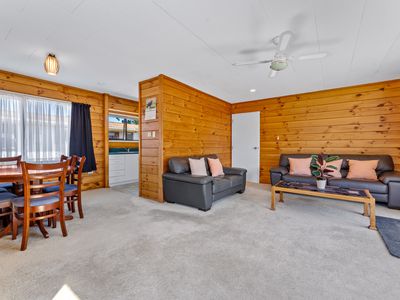 124 Brightside Road, Stanmore Bay