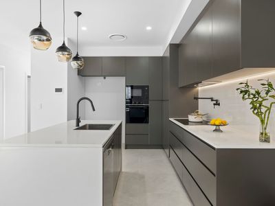 1 / 10 Cartwright Avenue, Miller