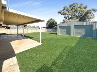 18 Bonner Crescent, Dubbo