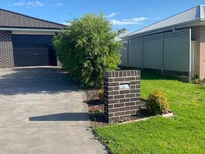 13a Lansdowne Drive, Dubbo