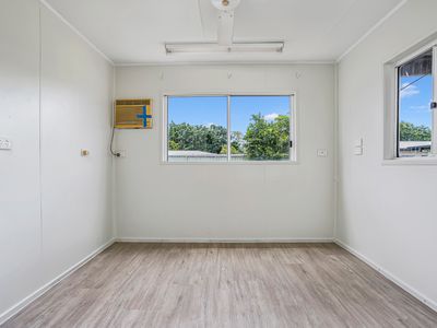 5 Mackellar Close, Edmonton