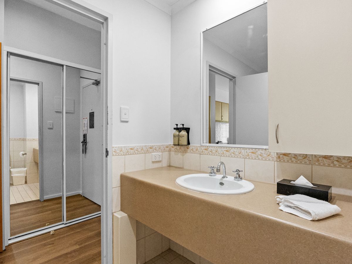 302 / 12 Victoria Avenue, Perth