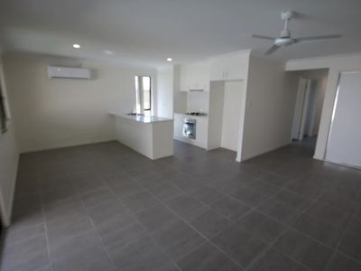 1 / 14 Creekstone Avenue "Edens Crossing", Redbank Plains