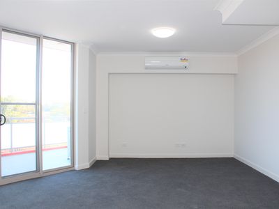 305 / 1  The Crescent, Yagoona