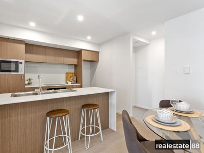 81 / 172 Railway Parade, West Leederville