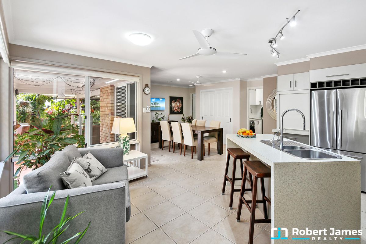 6 Hoylake Court, Tewantin