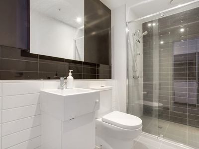 2401 / 80 A'Beckett Street, Melbourne