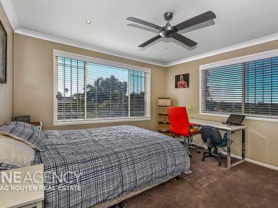 12 Vantage Close, Belmont