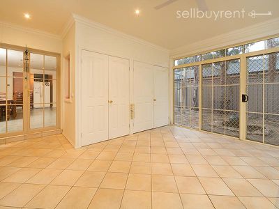 2 FADE COURT, Wodonga
