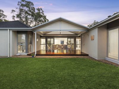 14 Barrington Crescent, Wakerley