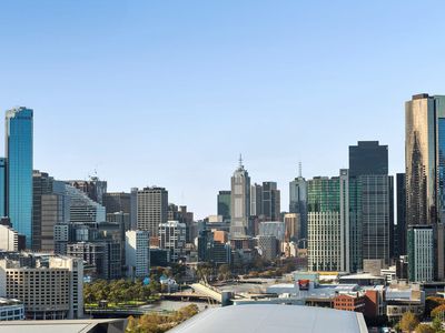2206 / 201 Normanby Road, Southbank