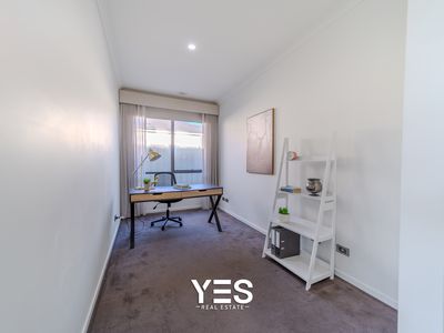 8 Godfrey Avenue, Cranbourne East