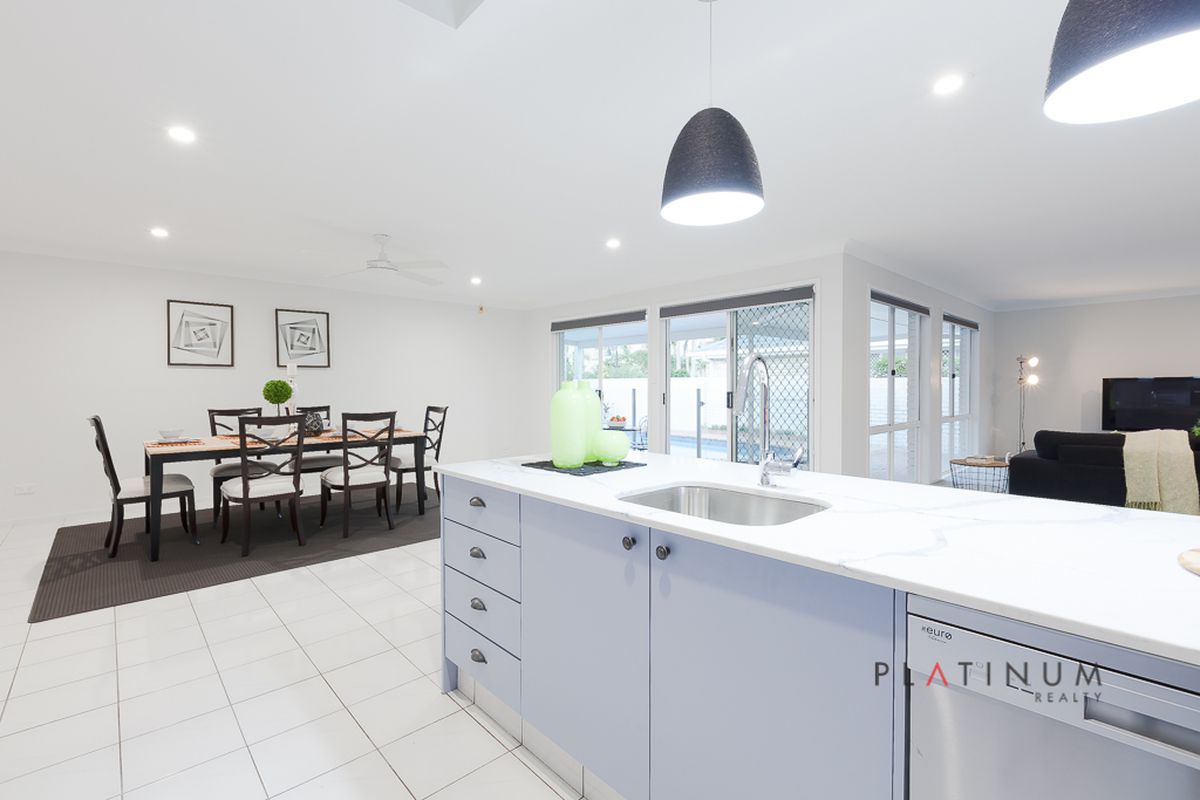 141 Santa Cruz Boulevard, Clear Island Waters