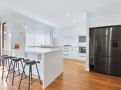 6 Selene Way, San Remo