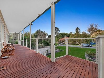8 Stanhill Drive, Cranbourne South