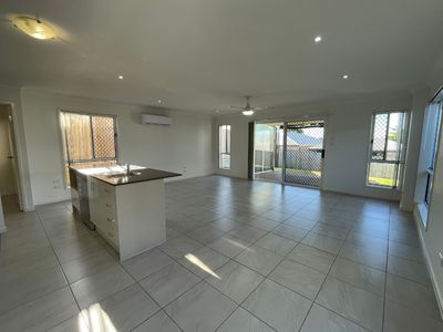 18 Mcveigh Street, Pimpama
