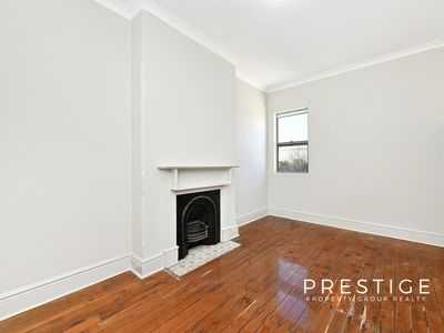 FLAT / 11 Belmore Street, Arncliffe