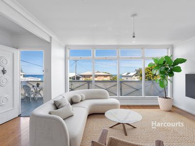 56 Sunset Strip, Manyana