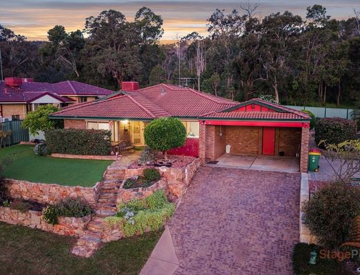 Panoramic Hilltop Views • Priceless Sunset Vistas • 915 sqm Block with Subdivision Potential STCA