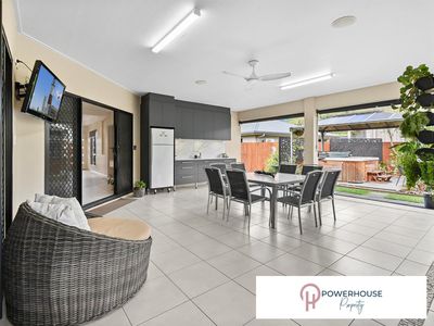 11 Gates Close, Edmonton