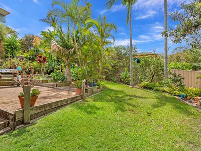 20 Sunset Avenue, Forster