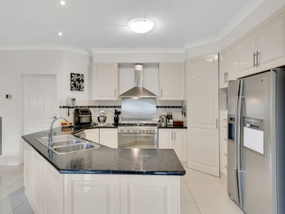 16 Yale Court, Wangaratta