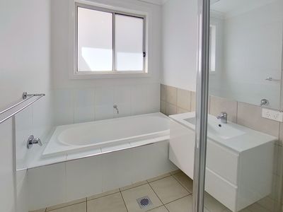 73a Champagne Drive, Dubbo