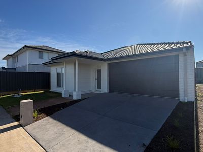 28 Kutjera Street, Manor Lakes