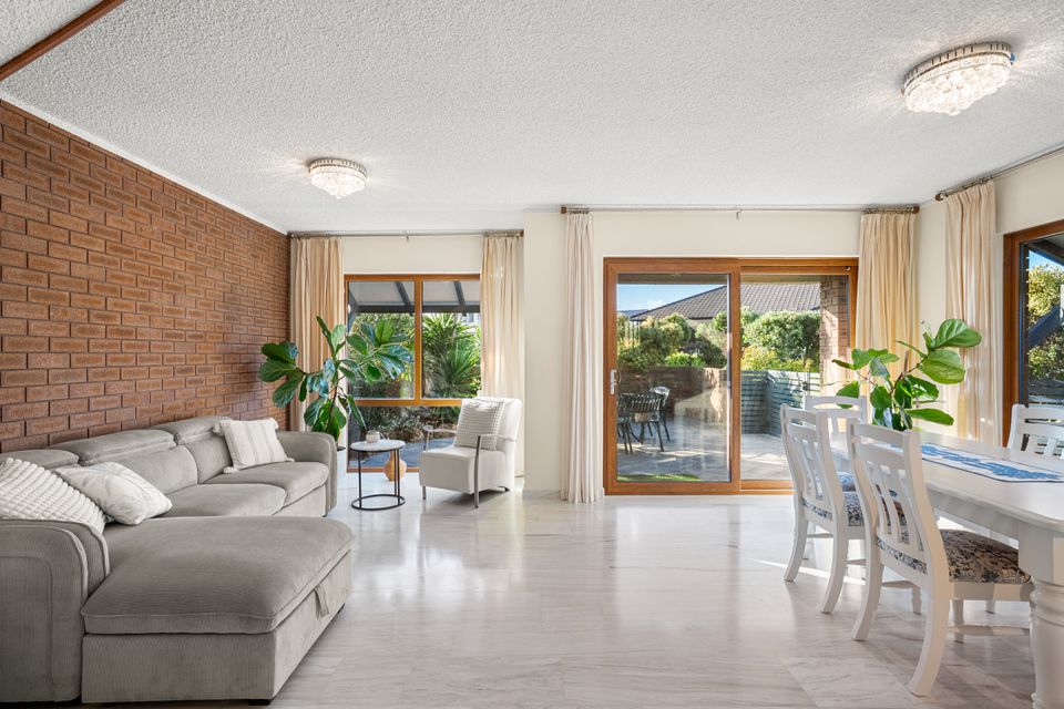 9 / 16 ARCADIA DRIVE, Shoalwater