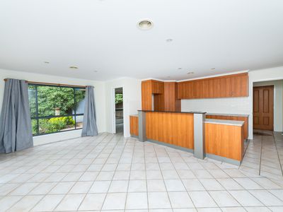 4 Unwin Avenue, Jerrabomberra