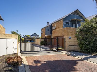 2 / 3 Sloan Street, Rockingham