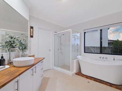 22 Balnaves Place, Mitchelton