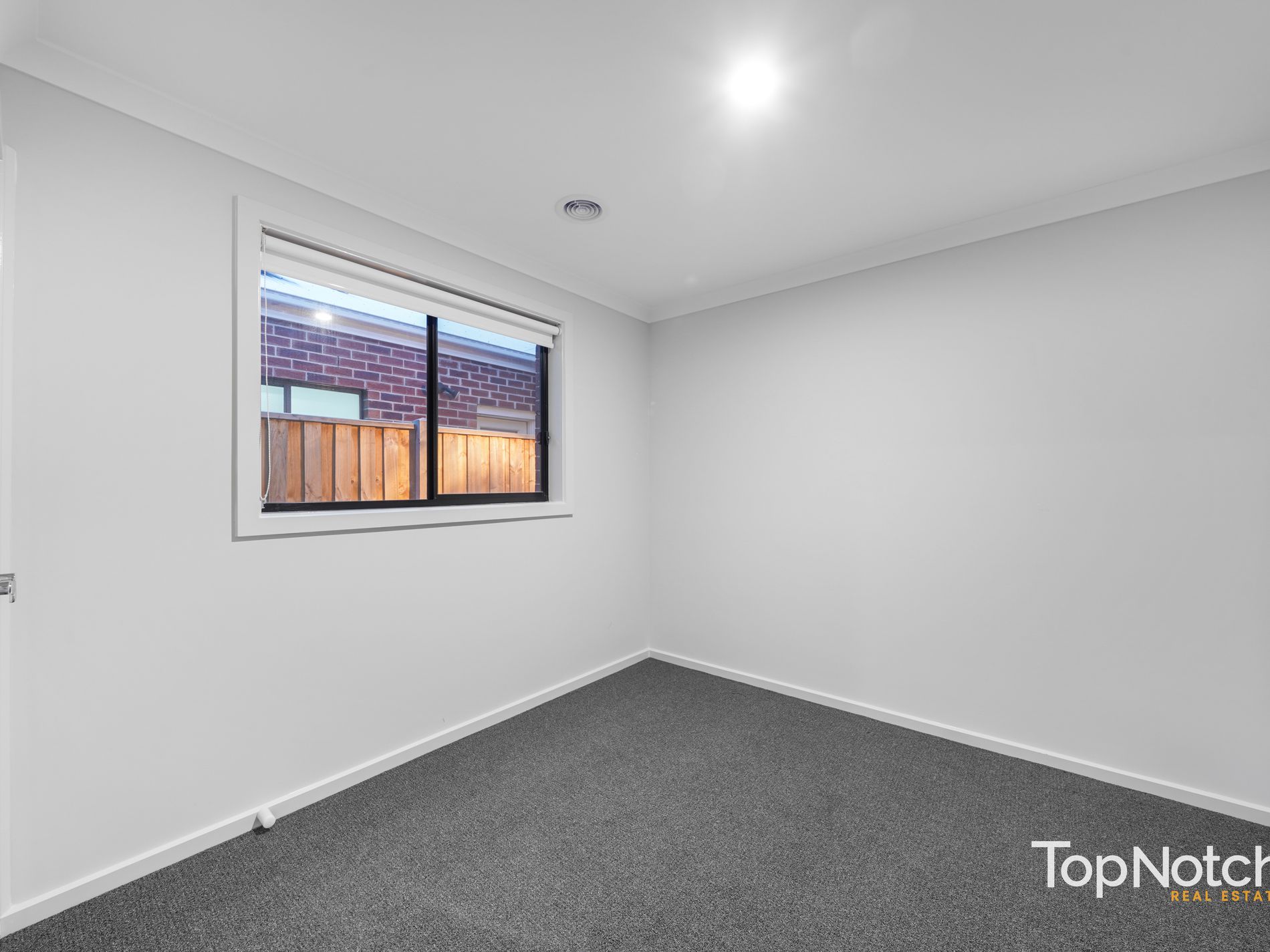 7 Platypus Chase, Beveridge