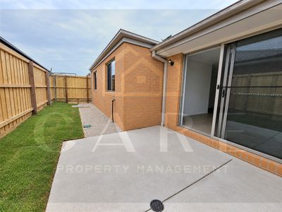 34 Carcoola Rise, Clyde North