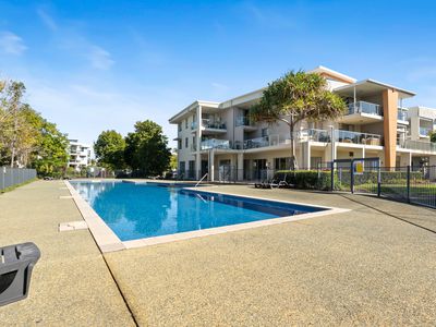 513 / 66 Sickle Avenue, Hope Island