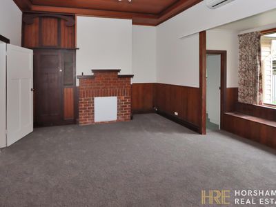 6 Railway Avenue, Horsham