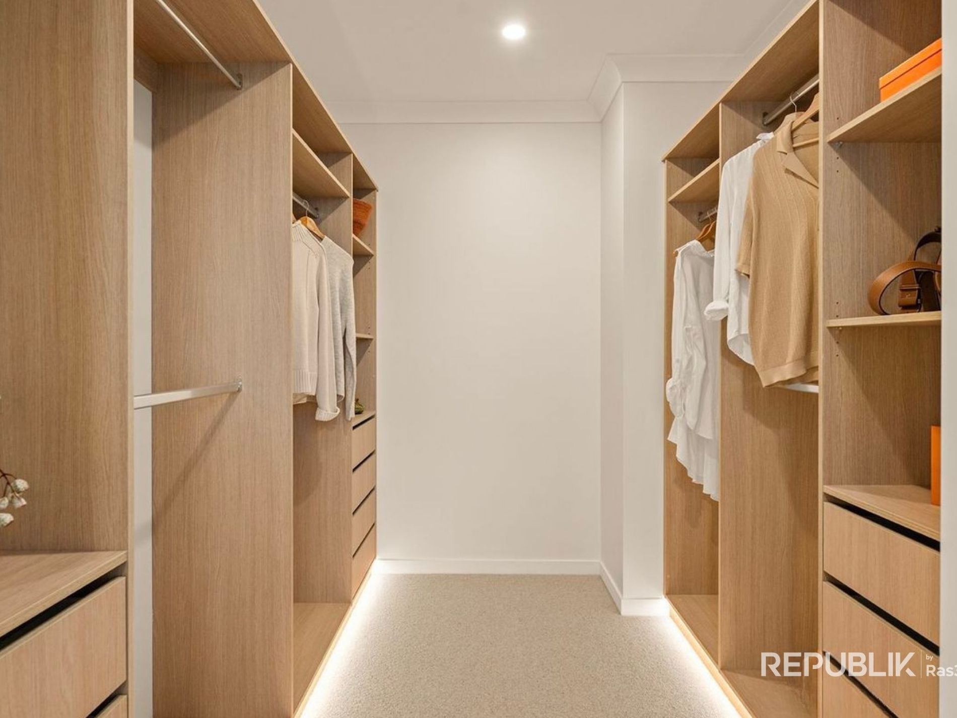 1 / 13 Perry Place, Biggera Waters