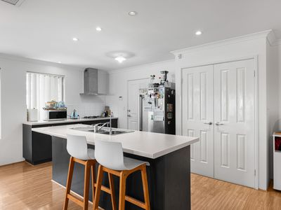 37 Millot Vista, Caversham