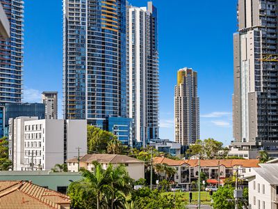305 / 8 Waverley Street, Southport