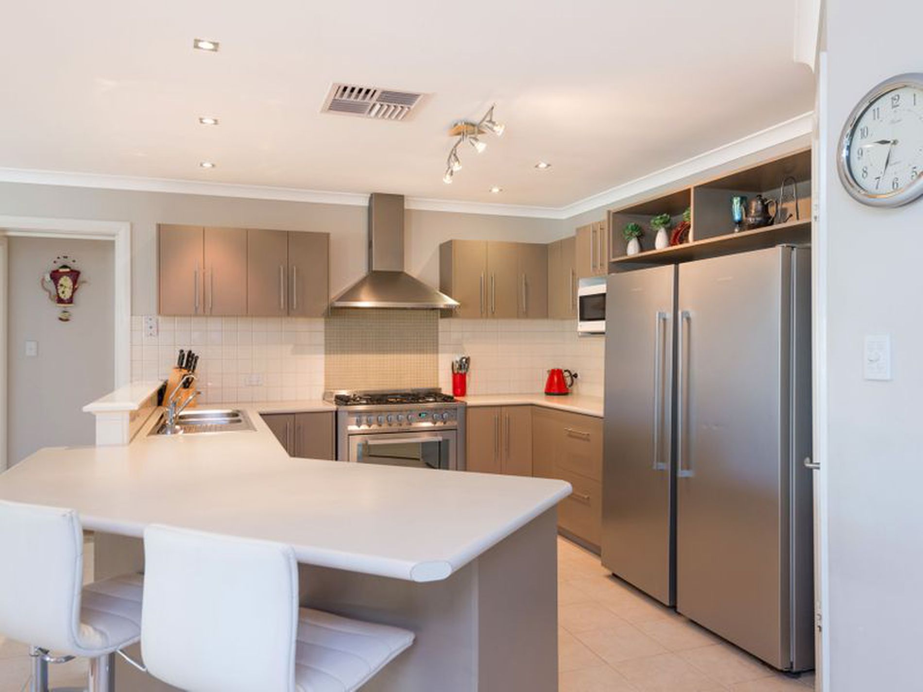 16 Vitali Crescent, Somerville