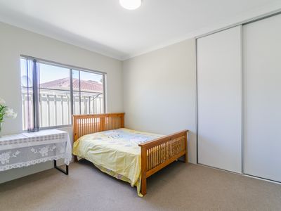 2 / 13 Thomas Way, Kardinya