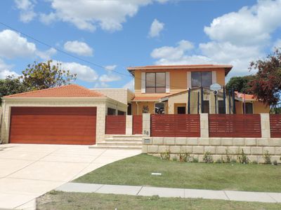 58 Banks, Hillarys