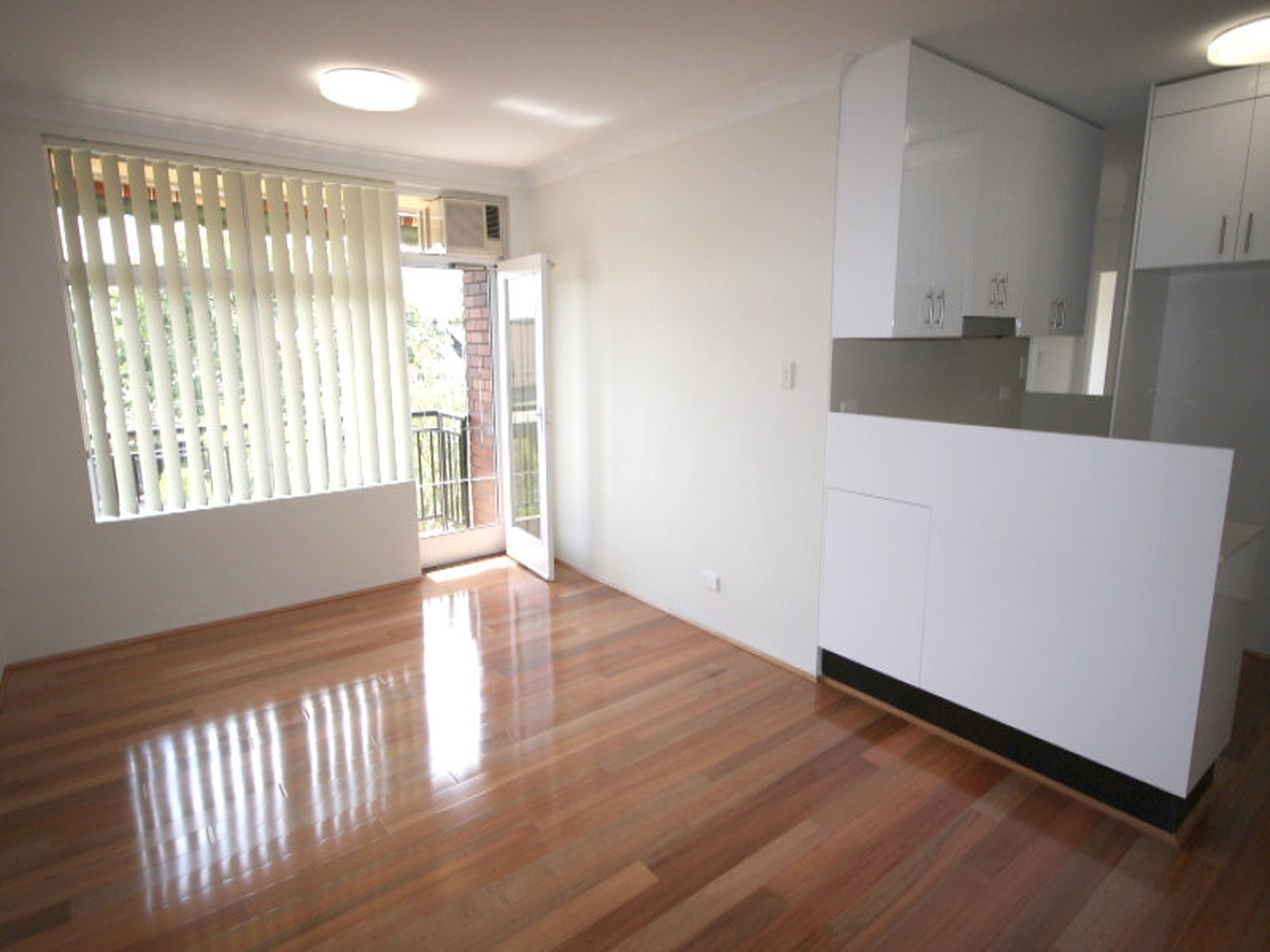 12 / 32 Barber Avenue, Eastlakes